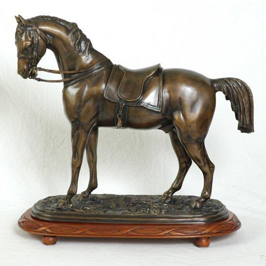 Bronze English Horse on wood base Bronze English Horse on wood base